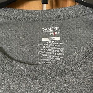 Danskin Now Heather Gray Fitted Top